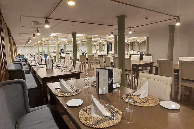 M/S Le Fayan II Restaurant
